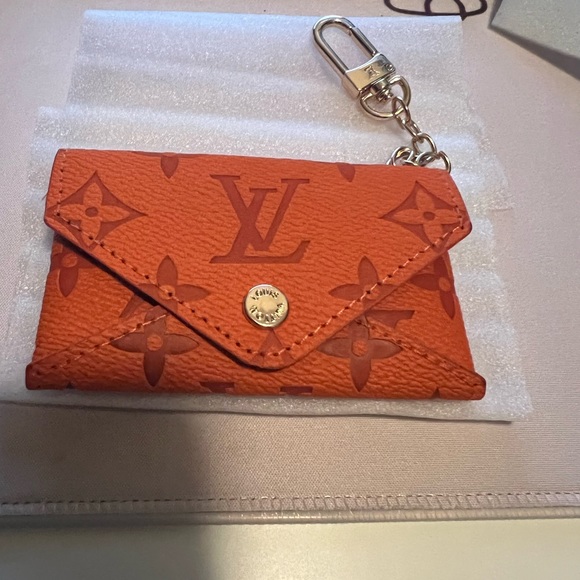 Card holder - Picture 1 of 5